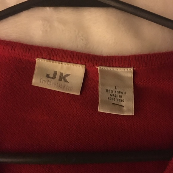 Red v-neck sweater - Picture 1 of 3